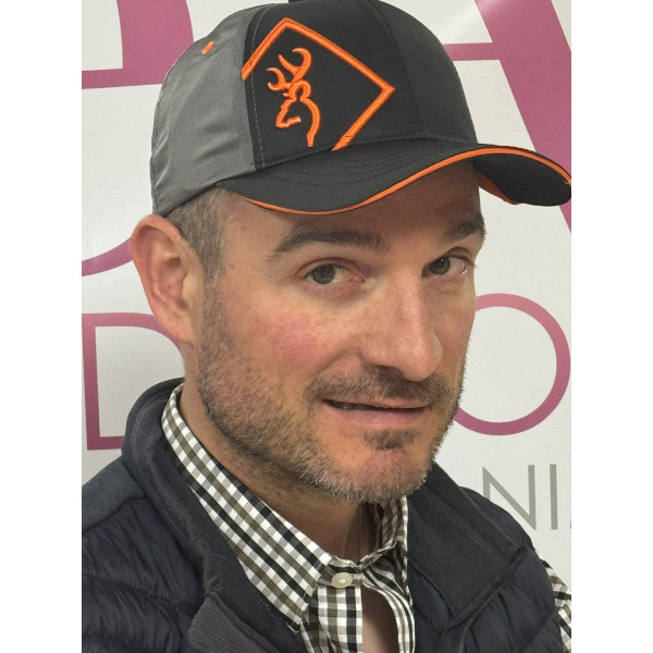 Casquette Helios bleu/orange – Tir sportif par temps ensoleillé