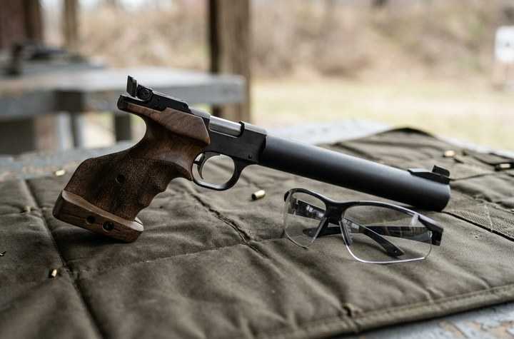 Browning Buck Mark Field Target 22LR : caractéristiques, usage et alternatives