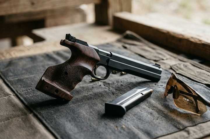 Browning Buck Mark Plus Rosewood UDX : notre avis sur ce pistolet 22LR